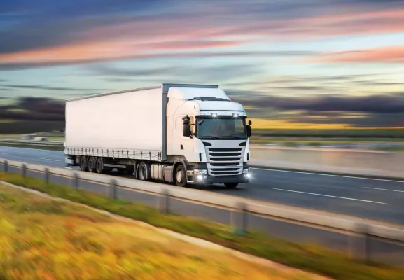 How A Heavy Truck Licence Opens Doors To New Career Paths